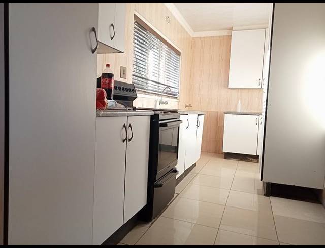 2 BEDROOM HOUSE FOR SALE IN VANDERBIJLPARK CW 6